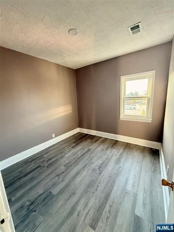 86 Hunter Street, Lodi, NJ 07644