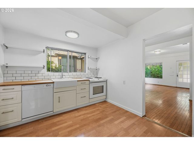 2237 Ne 14TH Ave, Portland, OR 97212