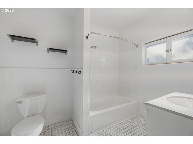 2237 Ne 14TH Ave, Portland, OR 97212