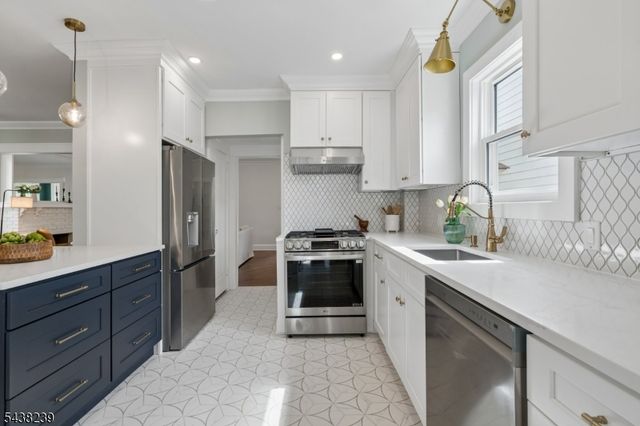 98 Midland Blvd, Maplewood Twp., NJ 07040