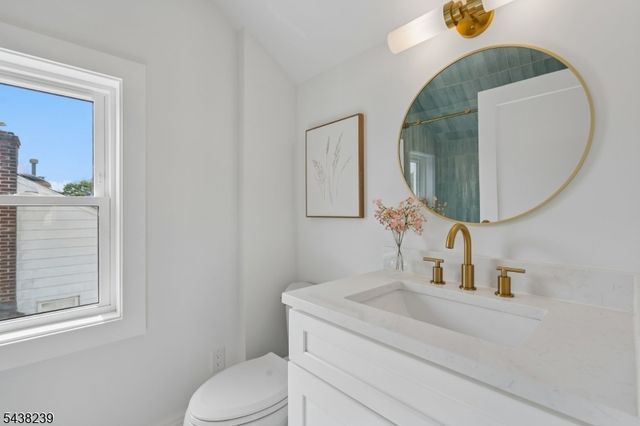 98 Midland Blvd, Maplewood Twp., NJ 07040