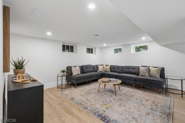 98 Midland Blvd, Maplewood Twp., NJ 07040