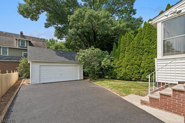98 Midland Blvd, Maplewood Twp., NJ 07040