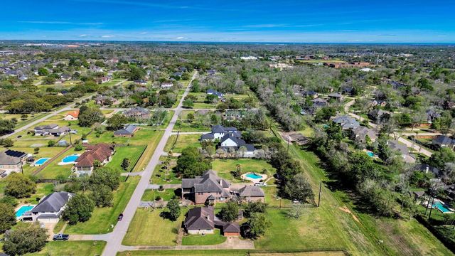 5415 Raintree Drive, Missouri City, TX 77459