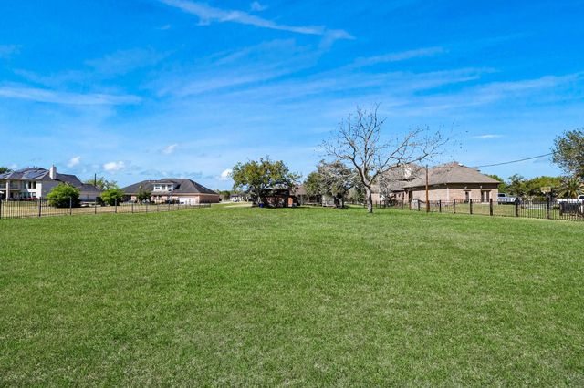 5415 Raintree Drive, Missouri City, TX 77459