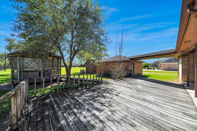 5415 Raintree Drive, Missouri City, TX 77459