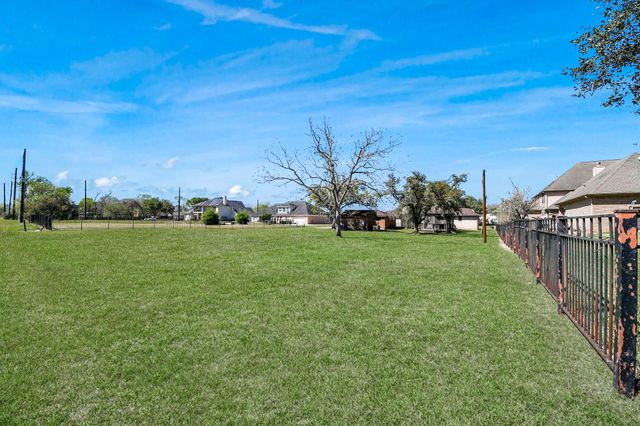 5415 Raintree Drive, Missouri City, TX 77459