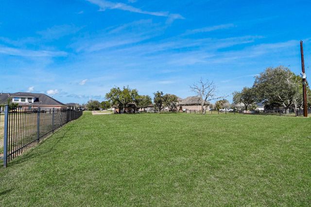 5415 Raintree Drive, Missouri City, TX 77459