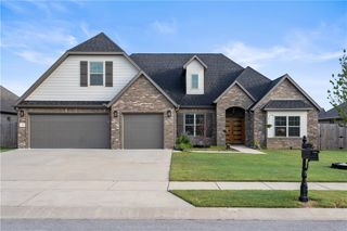 1122 Giulia Avenue, Tontitown, AR 72762