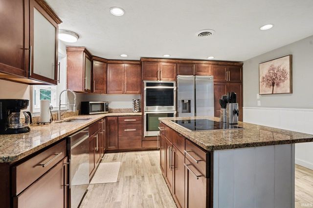 52770 Arbor Drive, South Bend, IN 46635