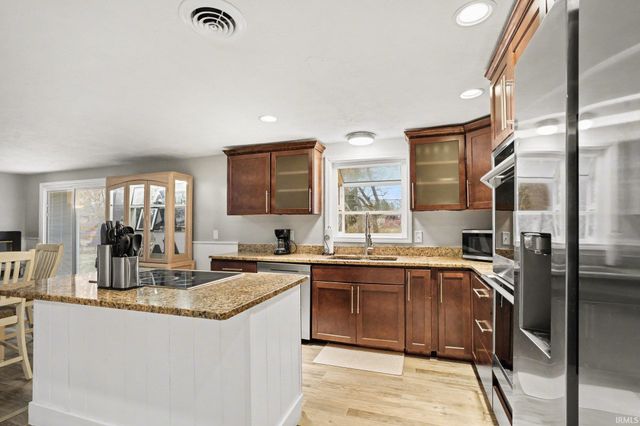 52770 Arbor Drive, South Bend, IN 46635