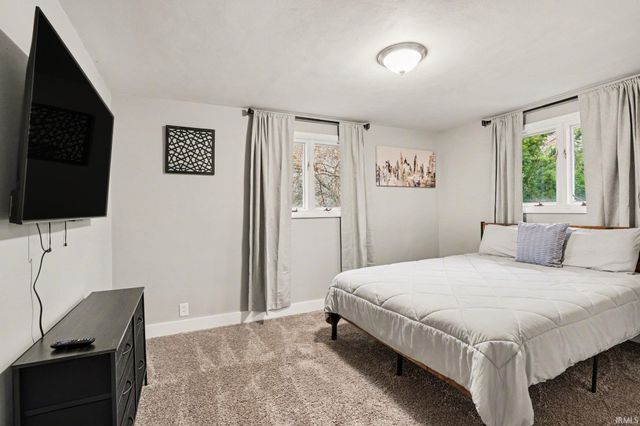 52770 Arbor Drive, South Bend, IN 46635