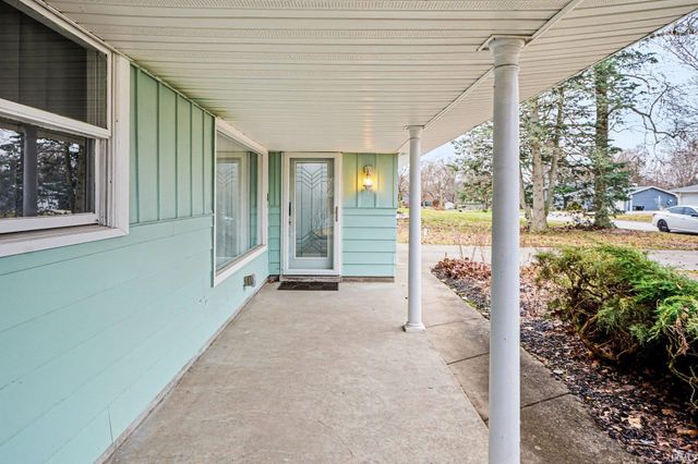 52770 Arbor Drive, South Bend, IN 46635