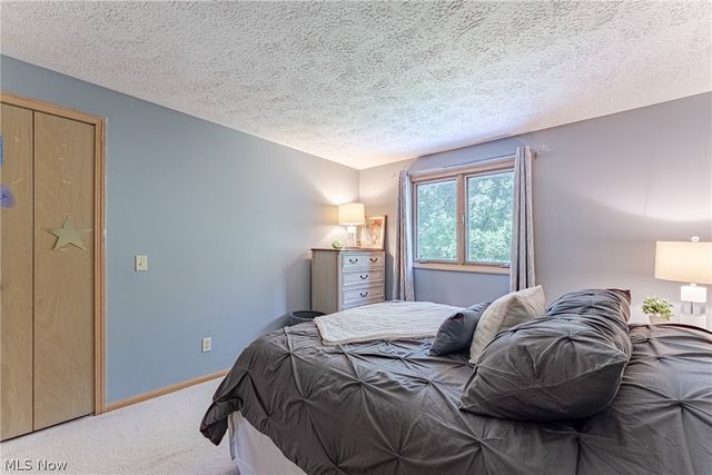 8515 Scenicridge Avenue NW, Clinton, OH 44216