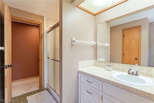 8515 Scenicridge Avenue NW, Clinton, OH 44216