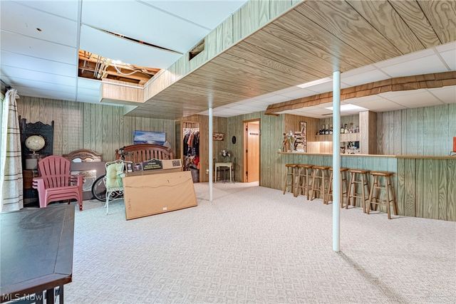 8515 Scenicridge Avenue NW, Clinton, OH 44216