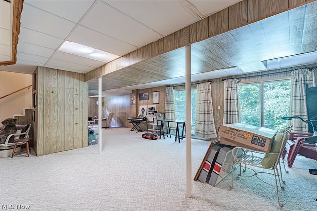 8515 Scenicridge Avenue NW, Clinton, OH 44216