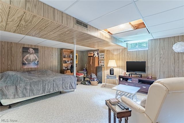 8515 Scenicridge Avenue NW, Clinton, OH 44216