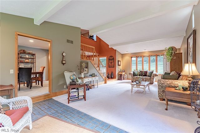 8515 Scenicridge Avenue NW, Clinton, OH 44216