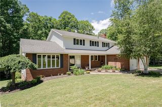 8515 Scenicridge Avenue NW, Clinton, OH 44216