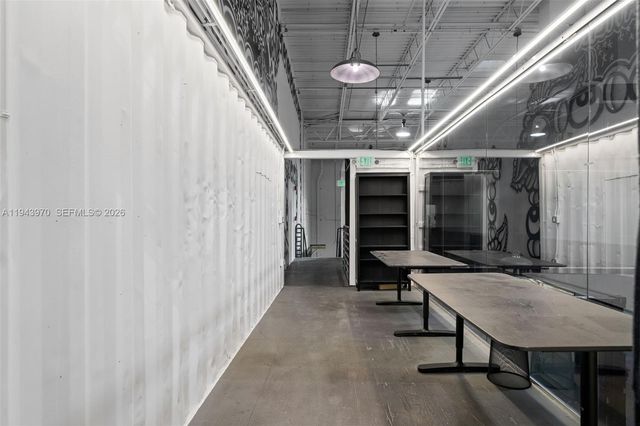 7620 NW 25th St 4, Miami, FL 33122