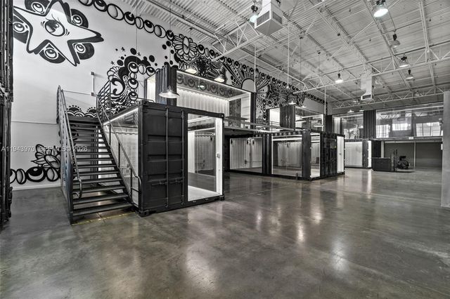 7620 NW 25th St 4, Miami, FL 33122