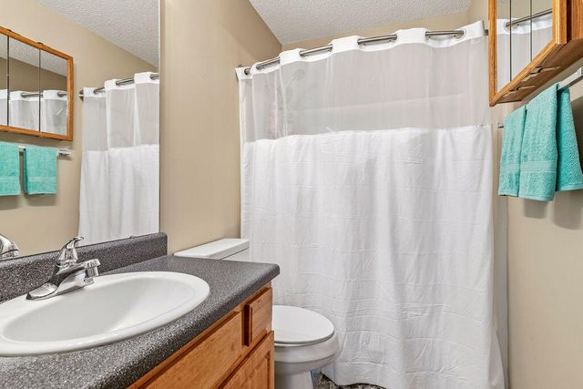 4048 W Falcon Drive, Battlefield, MO 65619