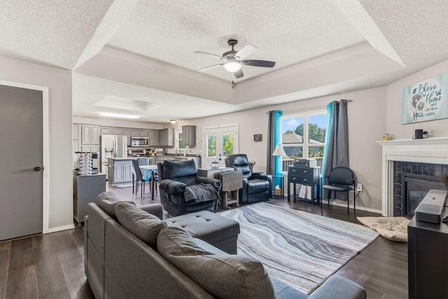 4048 W Falcon Drive, Battlefield, MO 65619