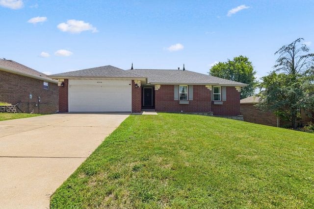 4048 W Falcon Drive, Battlefield, MO 65619