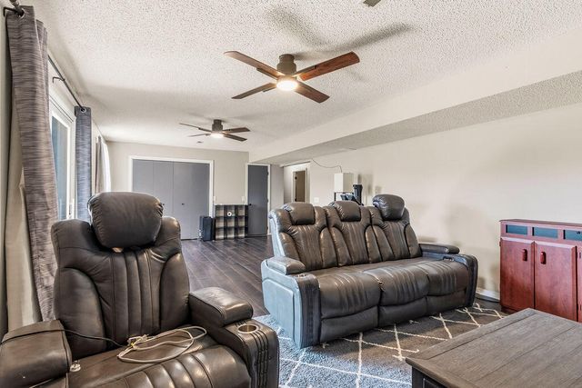 4048 W Falcon Drive, Battlefield, MO 65619