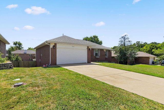 4048 W Falcon Drive, Battlefield, MO 65619