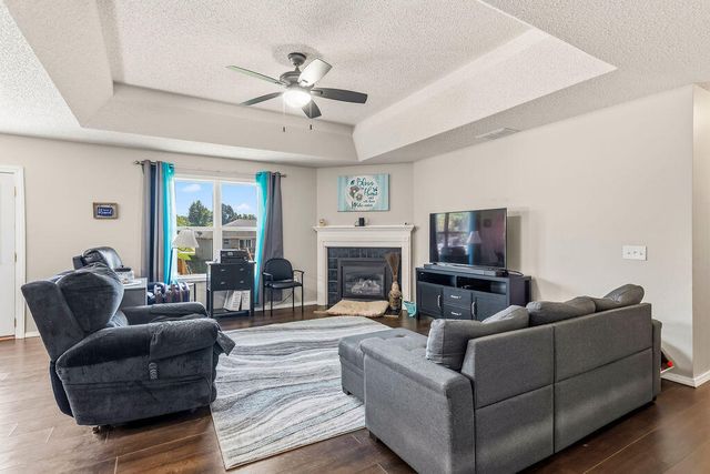 4048 W Falcon Drive, Battlefield, MO 65619