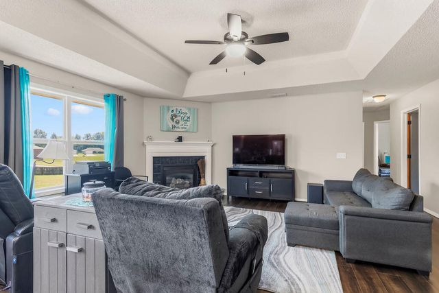 4048 W Falcon Drive, Battlefield, MO 65619