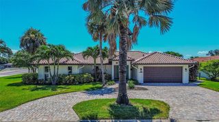 1998 KANSAS AVENUE NE, St Petersburg, FL 33703