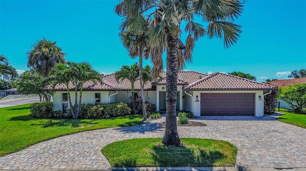 1998 KANSAS AVENUE NE, St Petersburg, FL 33703