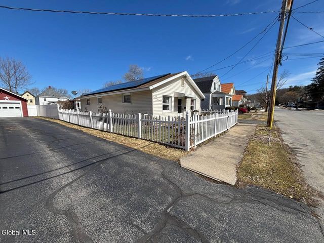 27 Franklin Street, Gloversville, NY 12078