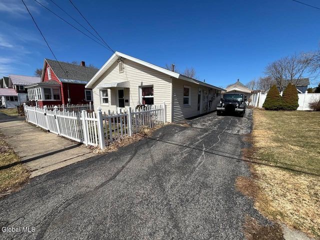 27 Franklin Street, Gloversville, NY 12078