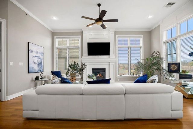 10531 Mission Road 301, Leawood, KS 66206