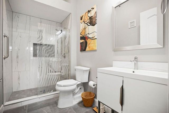 10531 Mission Road 301, Leawood, KS 66206