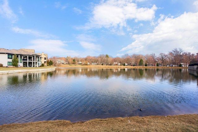 10531 Mission Road 301, Leawood, KS 66206