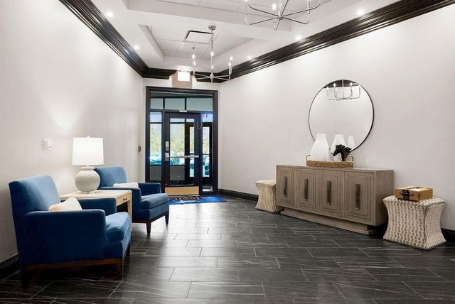 10531 Mission Road 301, Leawood, KS 66206