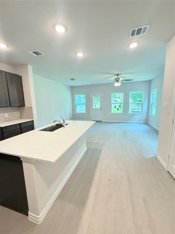 9026 Madera Road B, Houston, TX 77078