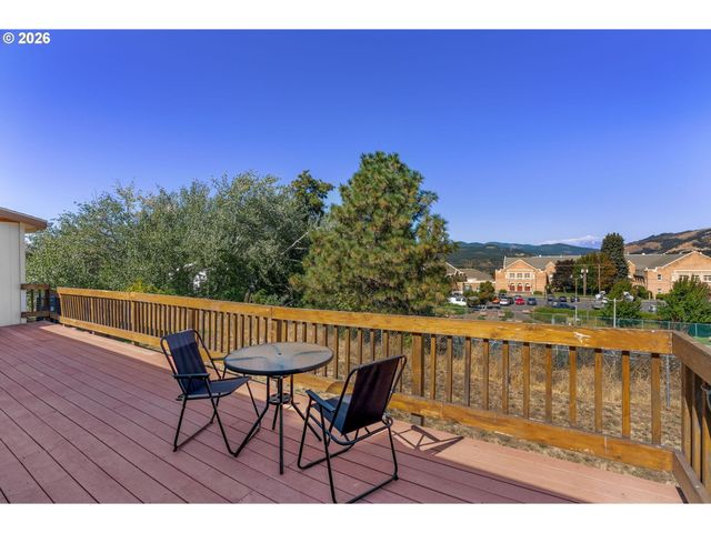 1606 TAYLOR Ave, Hood River, OR 97031