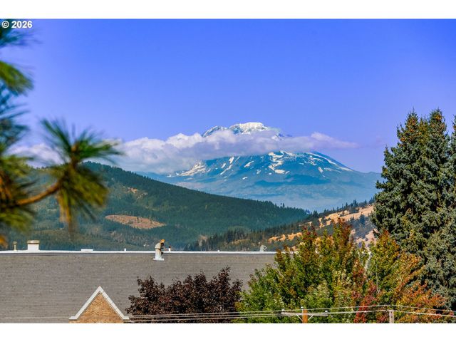 1606 TAYLOR Ave, Hood River, OR 97031