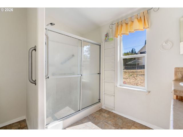1606 TAYLOR Ave, Hood River, OR 97031