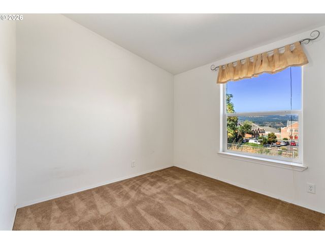 1606 TAYLOR Ave, Hood River, OR 97031