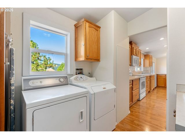 1606 TAYLOR Ave, Hood River, OR 97031