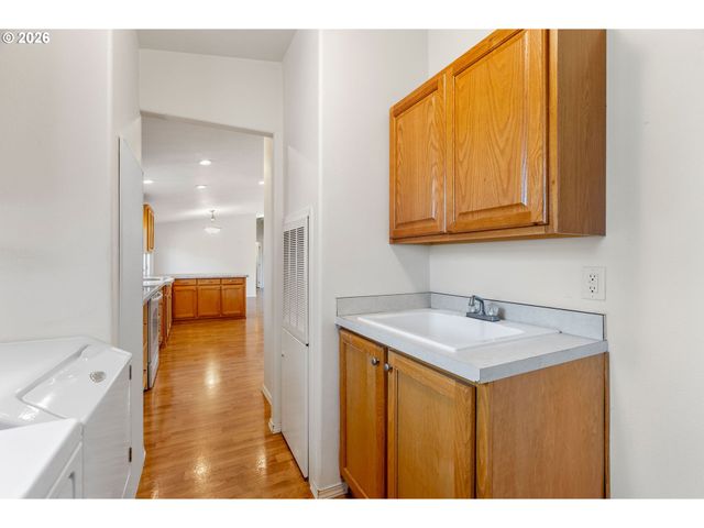 1606 TAYLOR Ave, Hood River, OR 97031