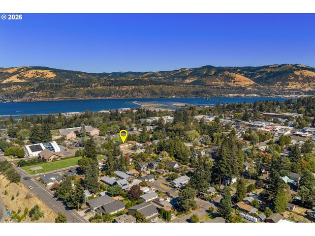 1606 TAYLOR Ave, Hood River, OR 97031