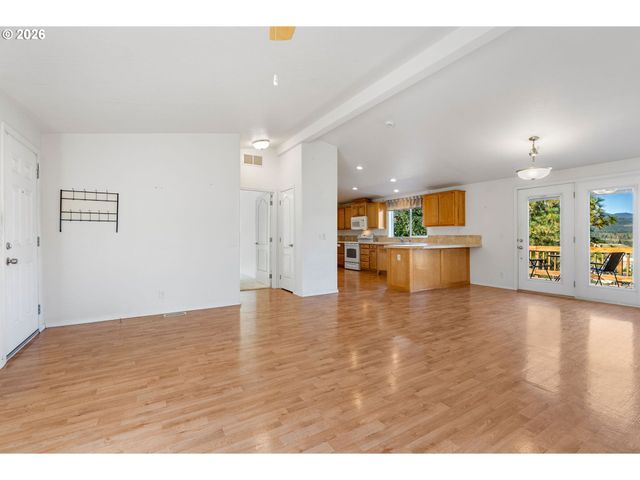 1606 TAYLOR Ave, Hood River, OR 97031